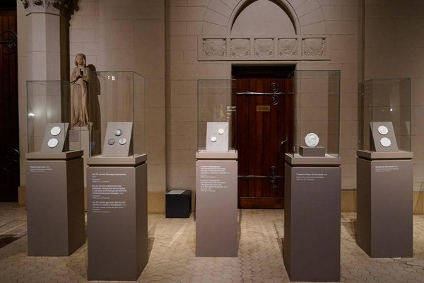 Кураторская экскурсия по выставке «Медали Ефима Харабета...»