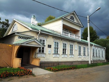 Тихвин и дом-музей Римского-Корсакова