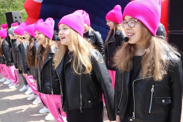 Праздничная концертная программа ко Дню весны и труда