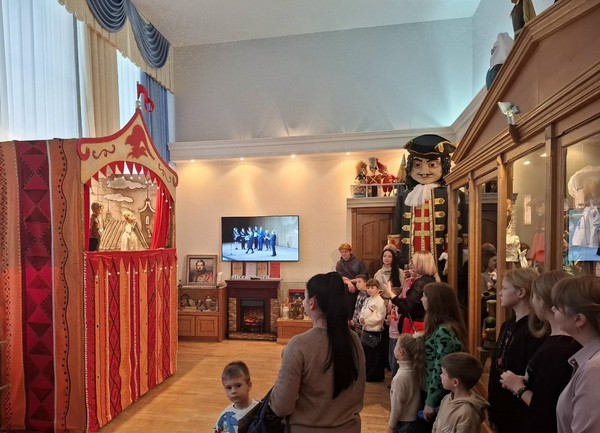 Праздничная программа «Здравствуй, май!»