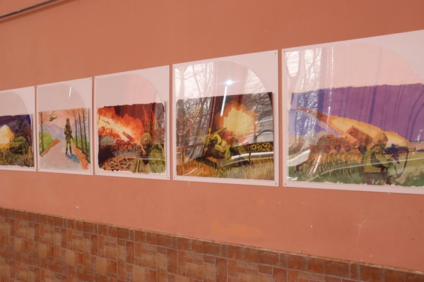 Выставка рисунков «Сквозь союз времен: Россия и Беларусь в Великой Победе»