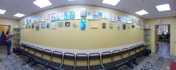 Выставка рисунков «Смотри и удивляйся»