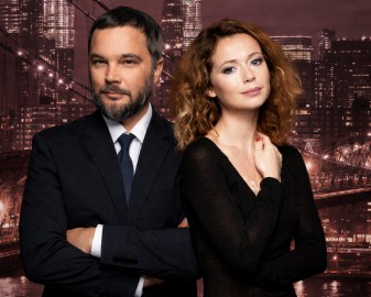 Двое на качелях