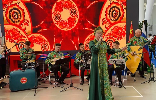 Песни фронтовых бригад