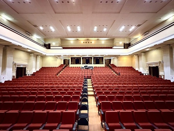 Спектакль «Здравствуйте, я ваша тетя»