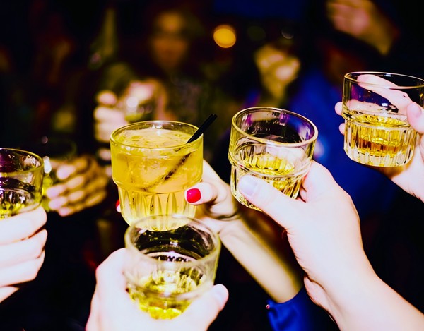 Бар-хоппинг по-питерски: с гидом по барам + дегустация