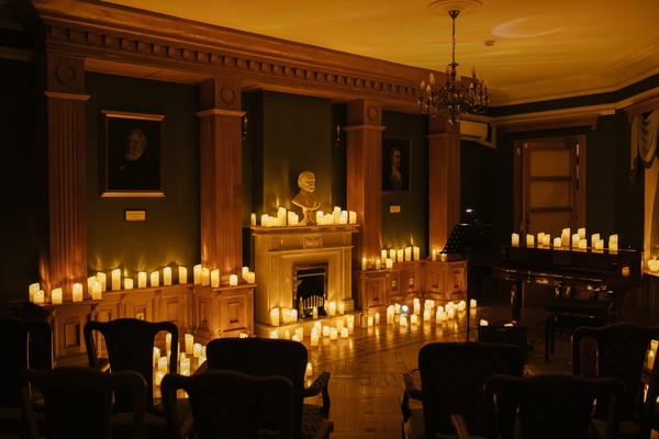 Эйнауди, Циммер, Рихтер: неоклассика при свечах