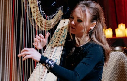 Рок-хиты на органе при свечах