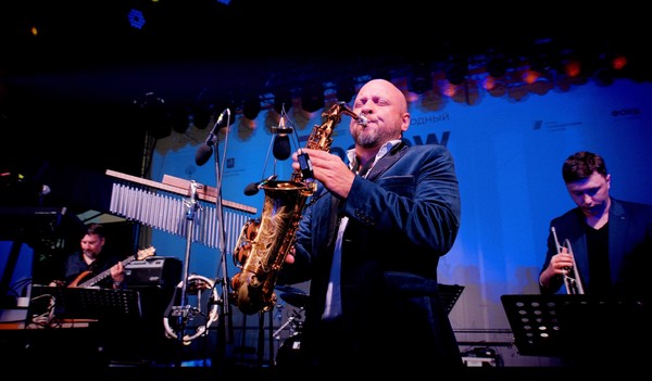 Александр Довгополый