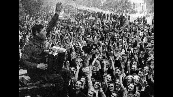 Праздничный концерт «Помнит Вена, помнят Альпы и Дунай…»