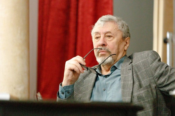 Тематическая программа «Зачем переводчик пишет стихи и прозу»