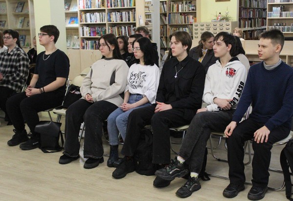 Программа «И память книга оживит…»