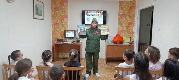 Патриотический час «Подвиги юных героев»