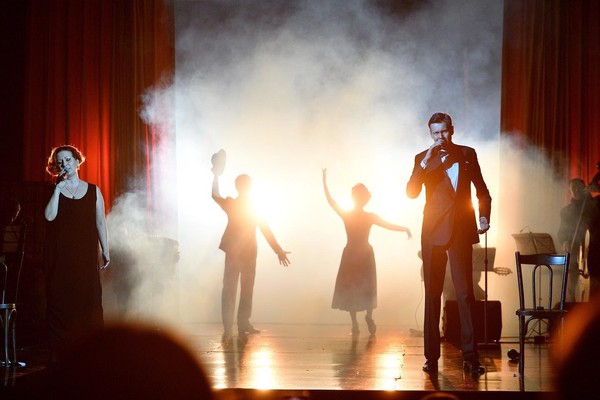 Счастливые поют