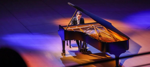 МГАСО, дирижёр — Дмитрис Ботинис, Дмитрий Шишкин