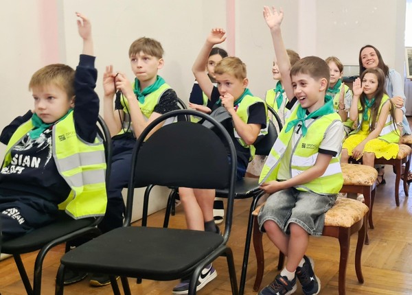 Игровая минутка «Угадай героя!»