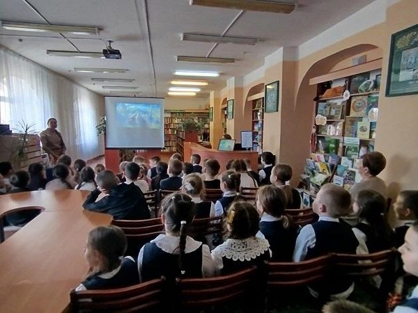 Познавательный час «Исчезающий мир на страницах Красной книги»