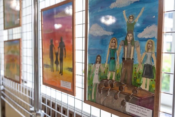 Фотовыставка и выставка детского искусства, посвящённая Международному Дню семьи