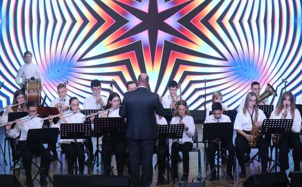 «Звучи, мелодия Победы»: концерт Духового оркестра ко Дню Победы