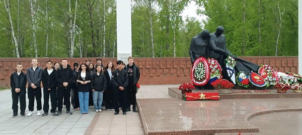 Пешеходная прогулка «Площадь памяти: героев помним имена»