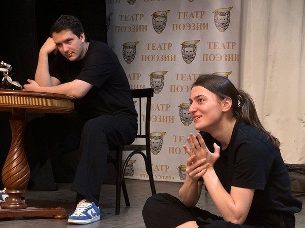 Спектакль «Двое на качелях»