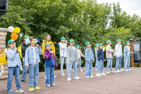 Праздничная программа «Время собирать друзей»