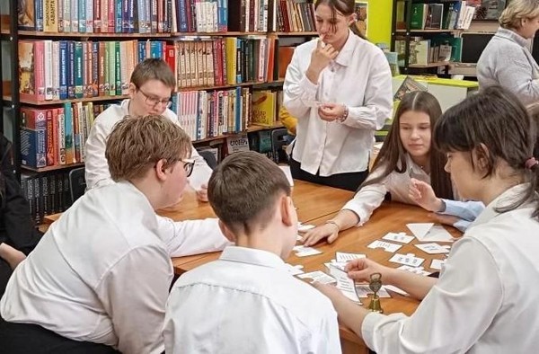 Интеллектуальная игра «Словами классиков и современников»