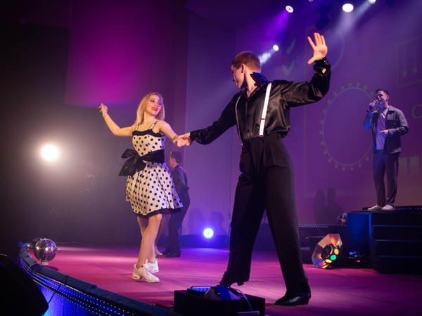 Концерт «Танцевальная машина времени»