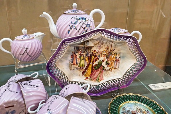 Тематическая экскурсия «Империя Кузнецова как фарфоровая чашка появилась в каждом доме»