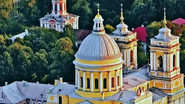 Видеопросмотр «Александро-Невская лавра Санкт-Петербурга»: виртуальная экскурсия