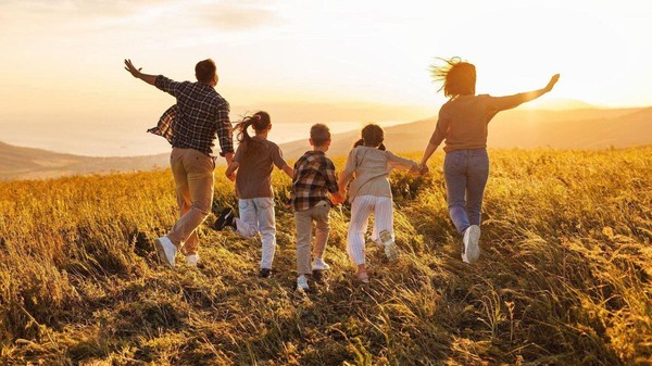 Конкурсно-развлекательная программа «Мама, папа, я дружная семья»