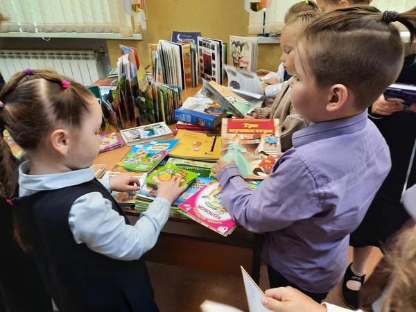 Библиотечный урок «Тайны библиотечных полок: следуем за Книговичком!»