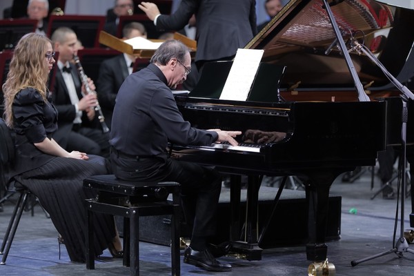 Воздух. Открытие. Чёрное и белое 2.0