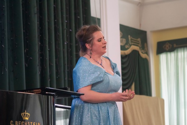 Ах, песня русская, родная