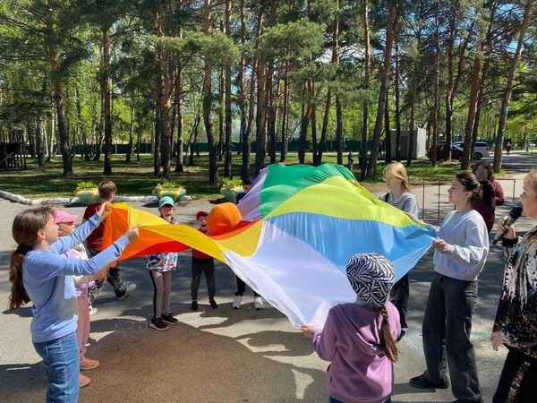 Интерактивно-развлекательная программа «В кругу друзей улыбка шире!»