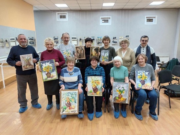 Выставка рисунков «Семейные ценности» к Международному дню семьи
