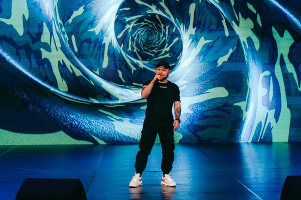 Творческая встреча с автором-исполнителем патриотических песен Павлом Паромом «Сила слова»