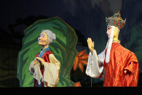 Спектакль «Девятицветный олень»