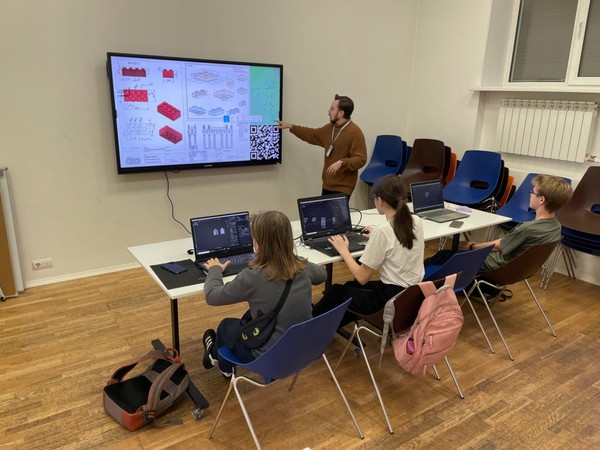 Мастер-класс «Работа с кривыми: создание сложных форм и траекторий»