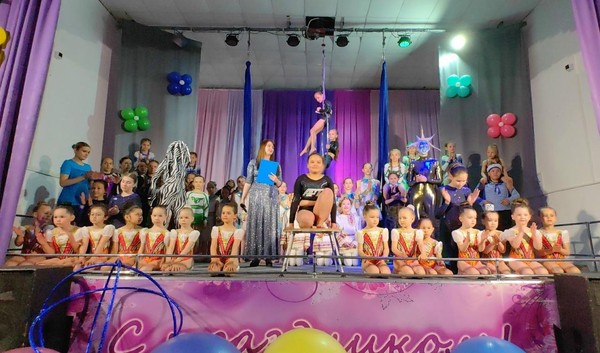Отчетный концерт «Алиса в Стране чудес»