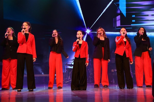 Концерт студии эстрадного пения «Мелодия» и джаз-бенда «Югра»