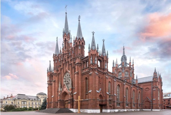 Ночь в Римско-католическом кафедральном Соборе в Москве