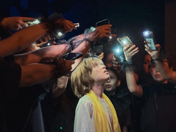 Спектакль «Посмотри на звезды»