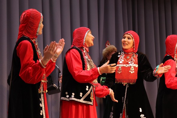 Концерт Народного театра песни «Ак тирэк»