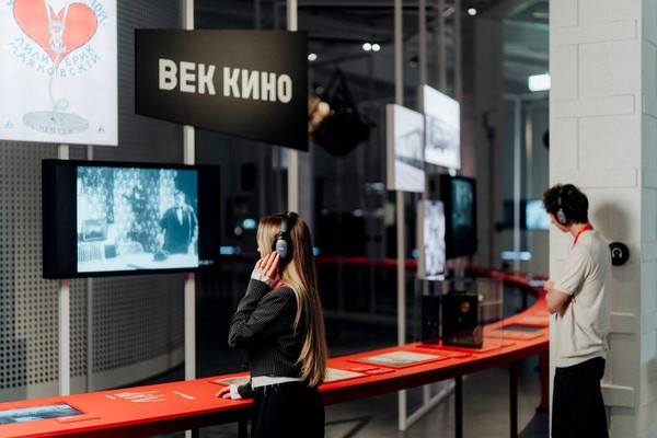 «Ночь музеев» в Центре «Зотов». Экскурсия по выставке «Дзига Вертов. Киноглаз»