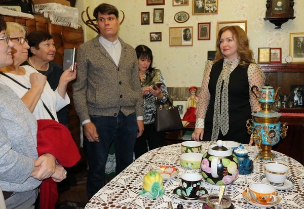 Арт-лекторий «У самовара я и моя М.»