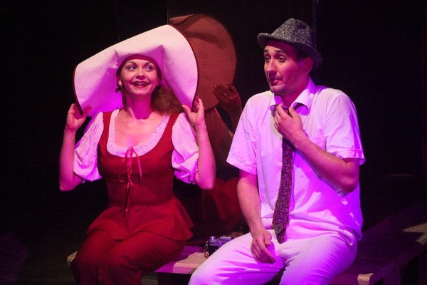 Спектакль «Любовь и голуби»