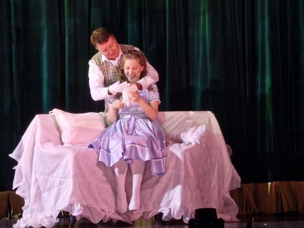 Спектакль «Алиса в Стране чудес»