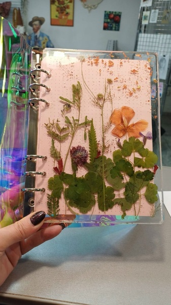 11-17.05 в 16.00 и в 18.30 мастер-классы по работе с эпоксидной смолой.