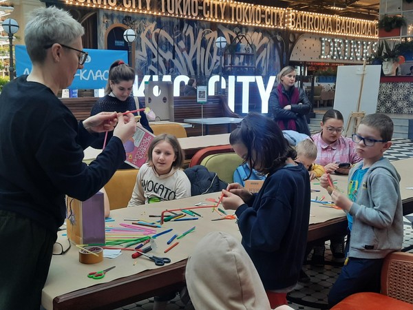 Мастер-класс игрушка-потешка от творческой научной мастерской «УРА! ЗАРАБОТАЛО!»